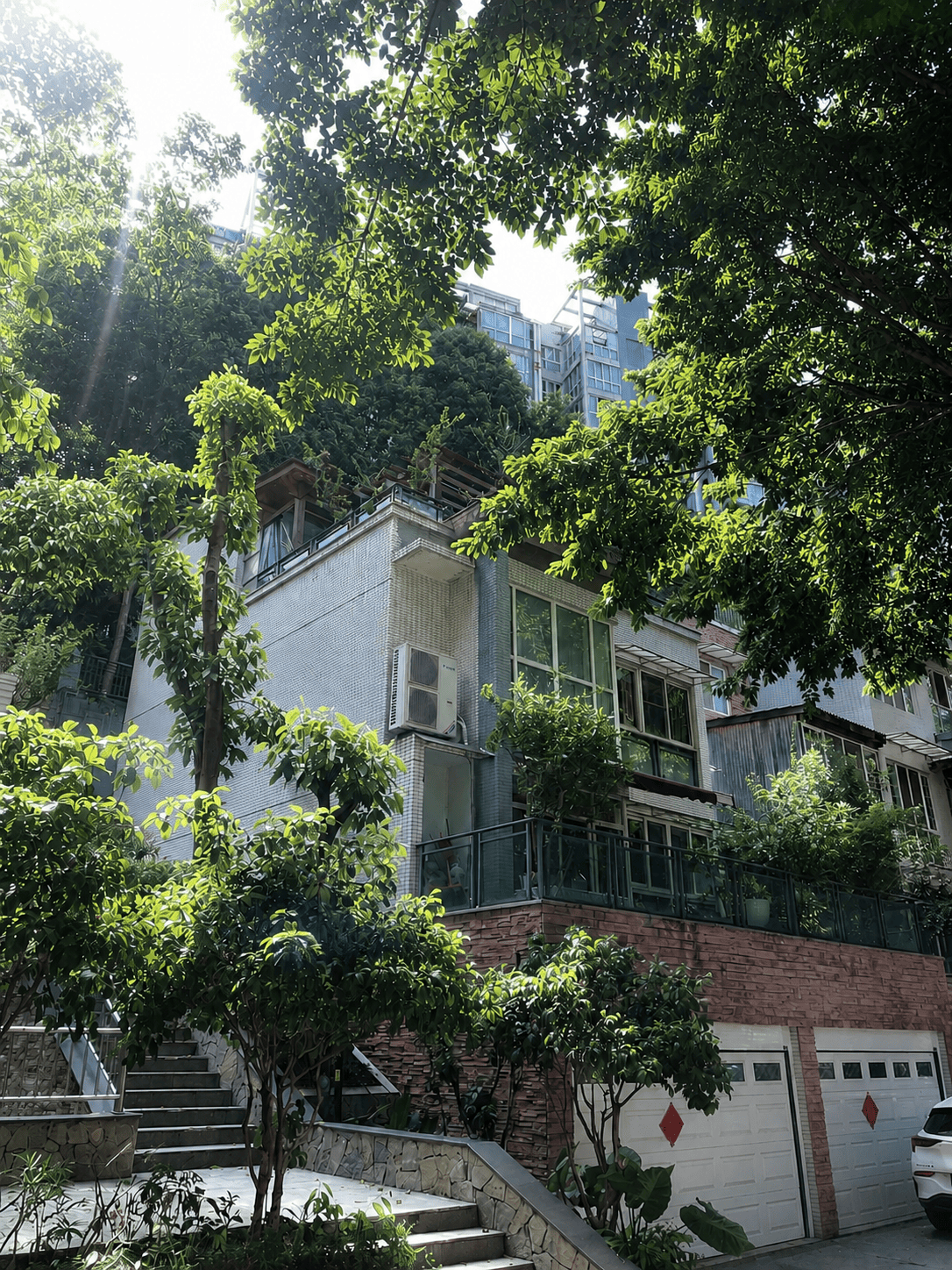 中卫岛居岁月从容升级：小小岛老别墅加装蒂升悦行款电梯